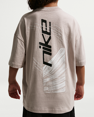 Nike Sportswear Older Kids' Oversized T-Shirt. Nike LU